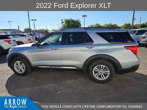 Used 2022 Ford Explorer XLT w/ Equipment Group 202A AWD/4WD image 7