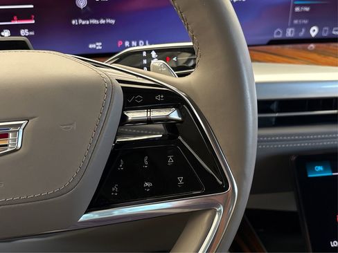 Used 2025 Cadillac Escalade ESV Sport Platinum image 30