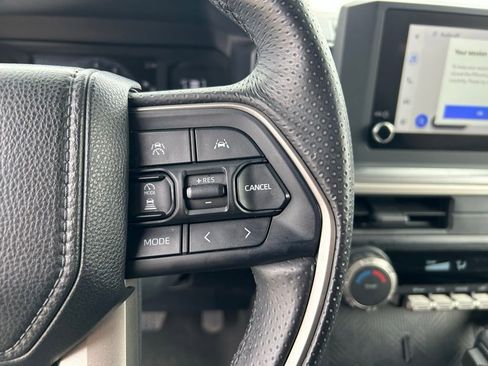 Used 2025 Toyota 4Runner SR5 image 25