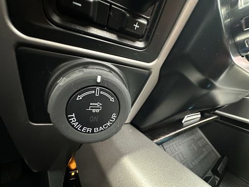 Used 2022 Ford F250 Lariat w/ Lariat Ultimate Package image 44