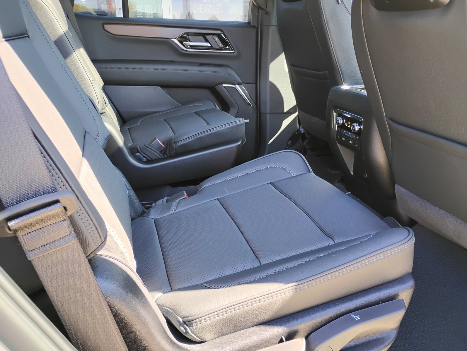 New 2027 GMC Yukon Denali w/ Denali Reserve Package AWD/4WD image 26