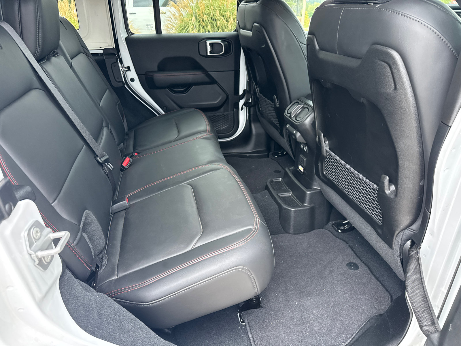 Used 2026 Jeep Wrangler Unlimited Rubicon AWD/4WD image 18
