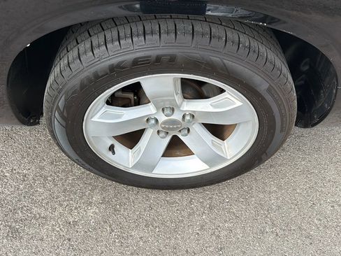 Used 2014 Dodge Challenger SXT image 28