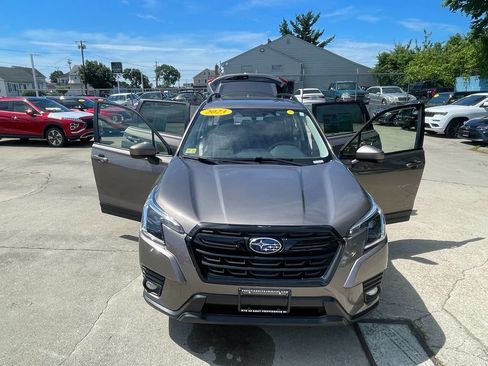 Used 2023 Subaru Forester Premium AWD/4WD image 27