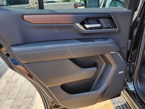 New 2026 GMC Yukon Denali w/ Denali Reserve Package AWD/4WD image 50