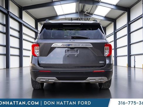 Used 2020 Ford Explorer XLT w/ Equipment Group 202A AWD/4WD image 24