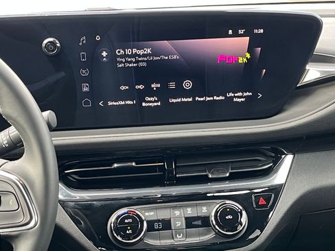 Used 2025 Buick Envista Sport Touring image 21