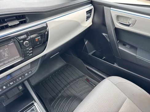 Used 2014 Toyota Corolla LE FWD image 35