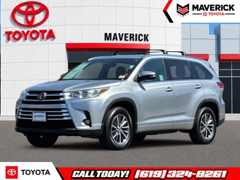 Used 2018 Toyota Highlander XLE w/ Carpet Mat Package (TMS) FWD image 1