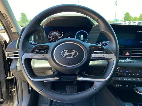 Used 2024 Hyundai Elantra Limited FWD image 13