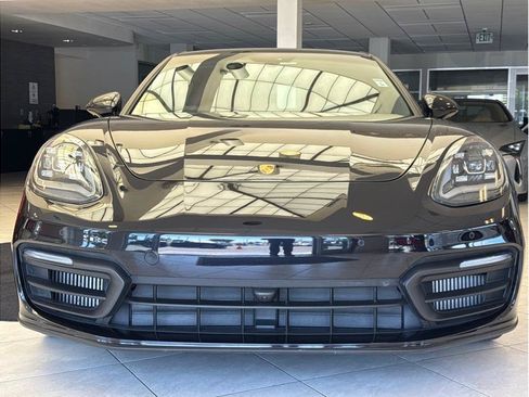 Used 2021 Porsche Panamera image 2