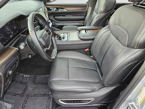 Used 2023 Jeep Grand Wagoneer 4WD w/ Flexible Seating Group image 15