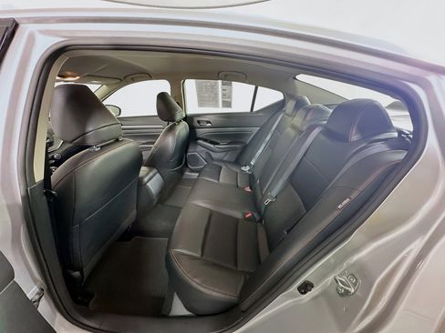 Used 2024 Nissan Altima 2.5 SR image 25