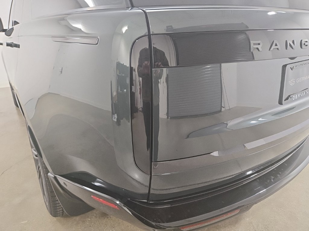 Certified 2025 Land Rover Range Rover SE AWD/4WD image 24