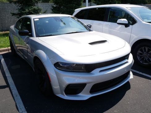 Used 2023 Dodge Charger Scat Pack RWD image 4