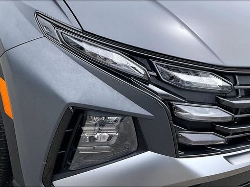 Certified 2025 Hyundai Tucson SE FWD image 28