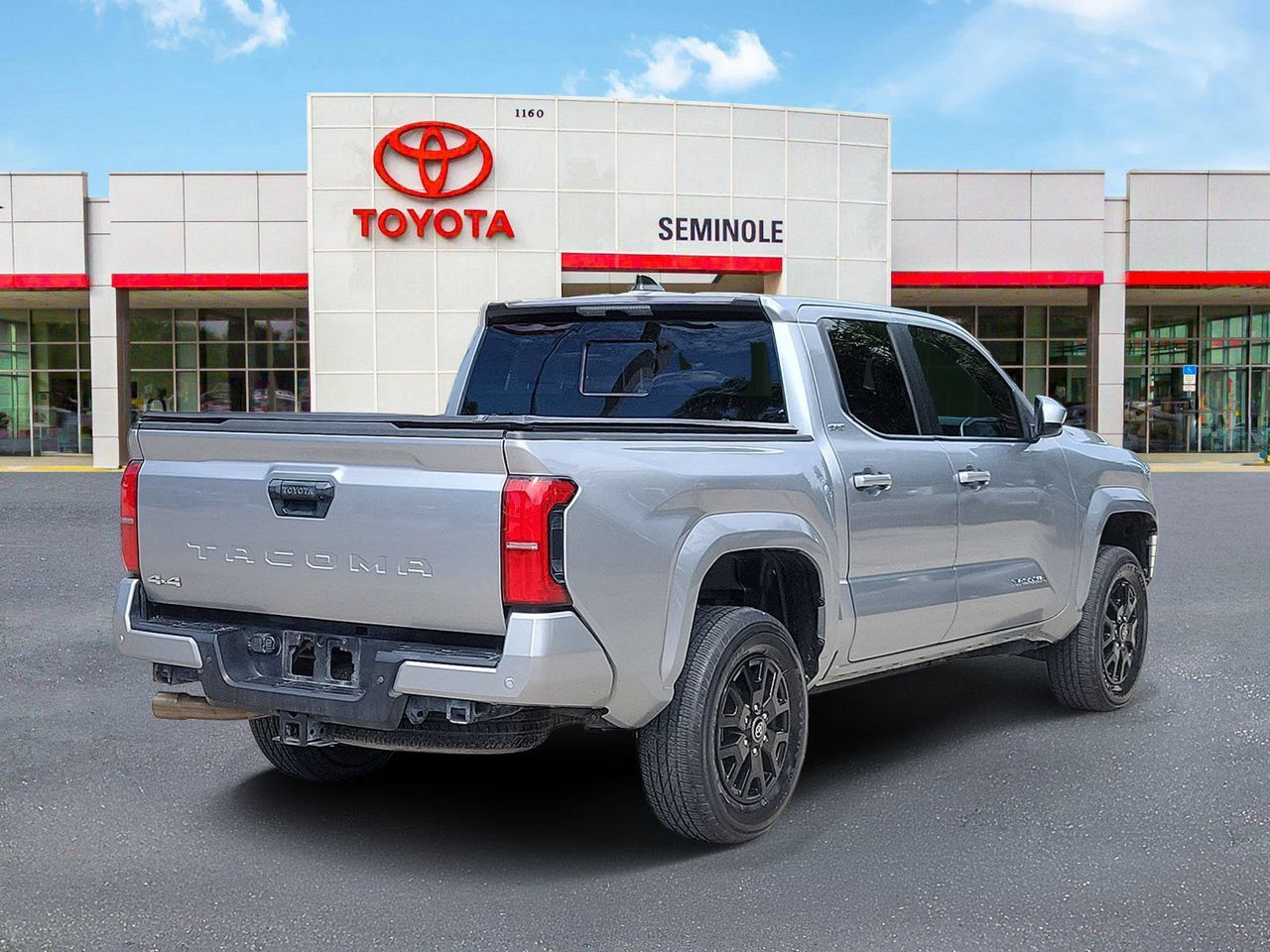 Used 2024 Toyota Tacoma SR5 w/ SR5 Upgrade Package AWD/4WD image 3