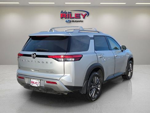 Used 2024 Nissan Pathfinder SL w/ SL Premium Package image 5