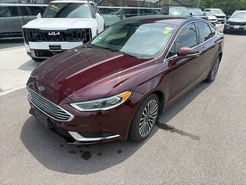 Used 2018 Ford Fusion SE w/ Fusion SE Technology Package FWD image 1