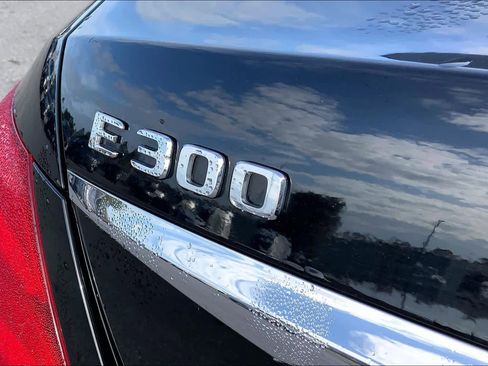 Used 2017 Mercedes-Benz E 300 image 30