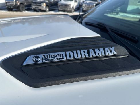 Used 2024 Chevrolet Silverado 2500 LT w/ Convenience Package image 14