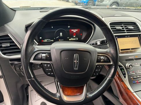 Used 2019 Lincoln Nautilus Reserve image 22