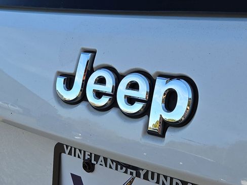 Used 2020 Jeep Grand Cherokee Limited AWD/4WD image 27