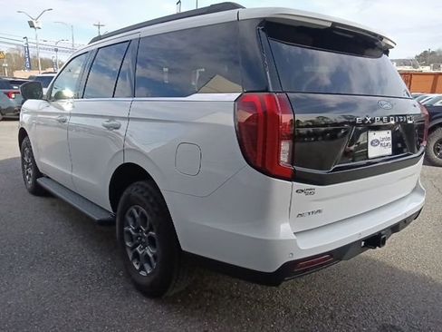 Used 2025 Ford Expedition Active image 5