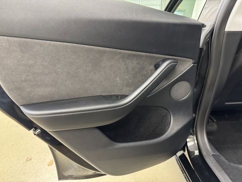 Used 2023 Tesla Model Y Long Range image 15