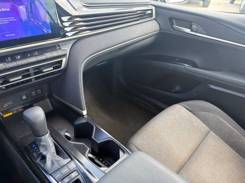 Used 2025 Toyota Camry LE FWD image 24