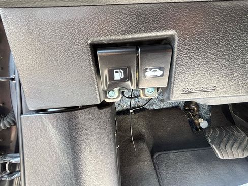Used 2023 Nissan Kicks SV FWD image 44