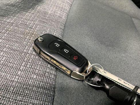 Used 2023 Ford F250 XLT w/ FX4 Off-Road Package image 17