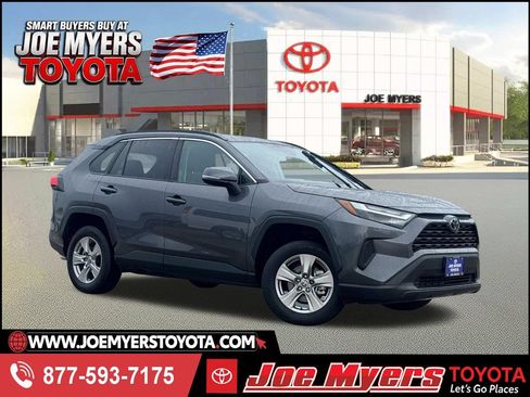Used 2025 Toyota RAV4 XLE FWD image 1