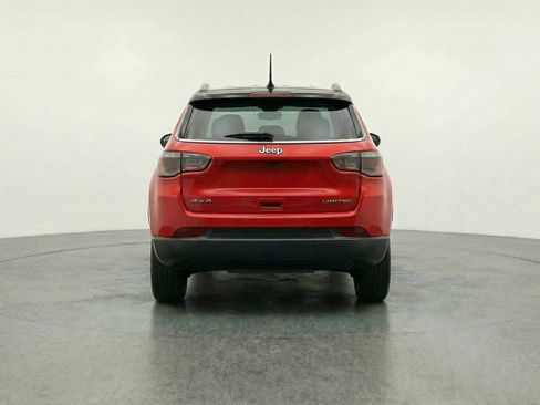 Used 2025 Jeep Compass Limited image 7