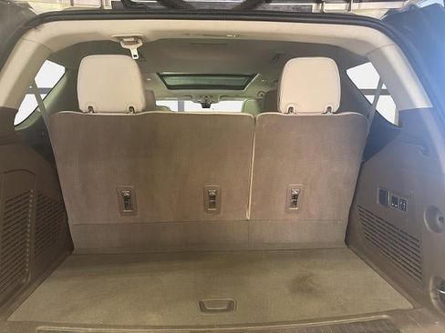Used 2022 GMC Yukon Denali w/ Denali Premium Package AWD/4WD image 12