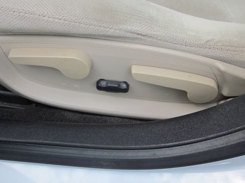 Used 2012 Chevrolet Impala LT FWD image 29