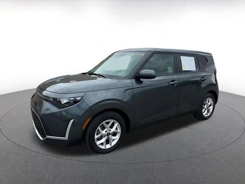 Used 2025 Kia Soul LX w/ LX Technology Package FWD image 8