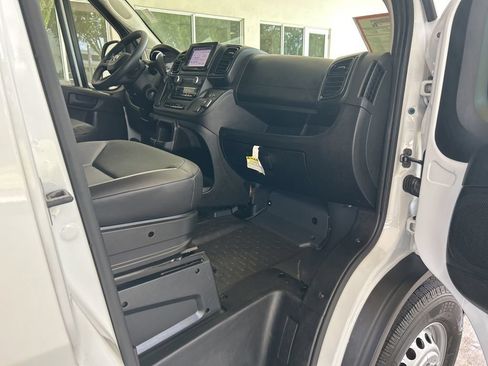 Used 2025 RAM ProMaster 2500 w/ Convenience Group FWD image 24