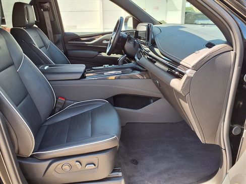 Certified 2024 Cadillac Escalade Sport image 8