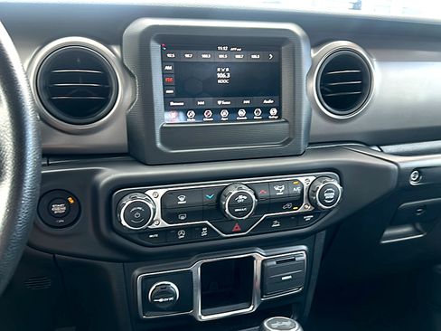 Used 2022 Jeep Wrangler Sport image 28