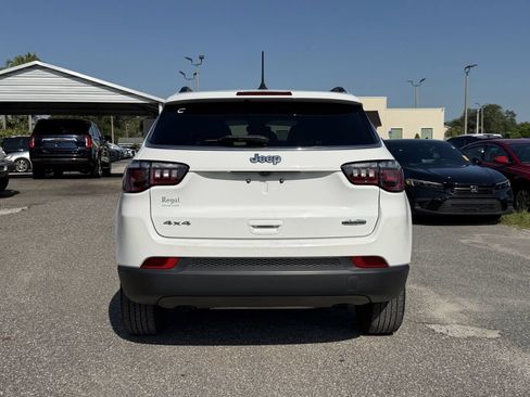 Used 2023 Jeep Compass Latitude AWD/4WD image 6