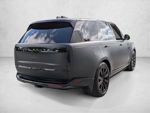 Used 2023 Land Rover Range Rover SE image 5