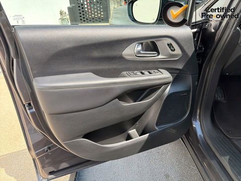 Certified 2023 Chrysler Pacifica Limited w/ Uconnect Theater Family Group AWD/4WD image 60