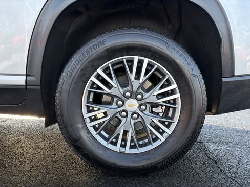 Certified 2025 Chevrolet Traverse LT w/ Driver Confidence Package image 33