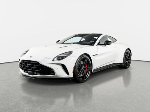 Used 2025 Aston Martin V8 Vantage Coupe RWD image 13