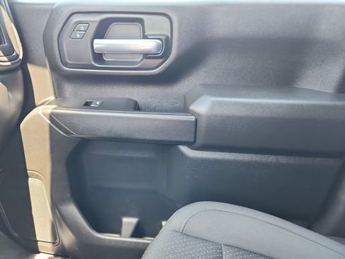 Used 2024 GMC Sierra 2500 Pro w/ Convenience Package AWD/4WD image 16