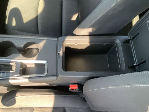 Used 2025 Nissan Altima 2.5 SV FWD image 37