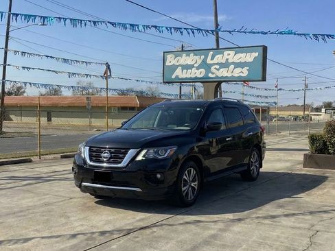 Used 2018 Nissan Pathfinder SL w/ Cargo Package FWD image 1