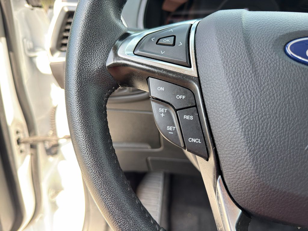 Used 2024 Ford Edge SEL AWD/4WD image 14