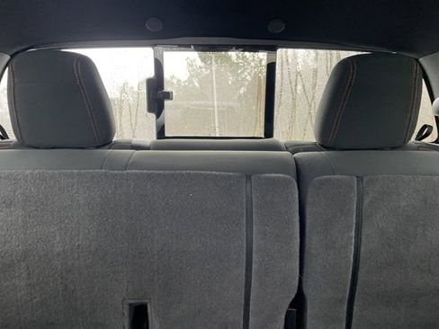 Used 2025 Nissan Frontier PRO-4X image 11